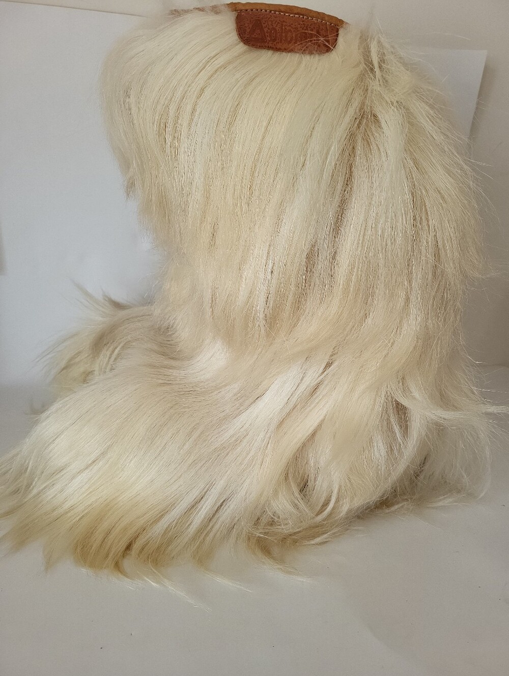 TREND Vintage 100% Goat fur apres ski "Yeti" boots - Picture 5 of 10